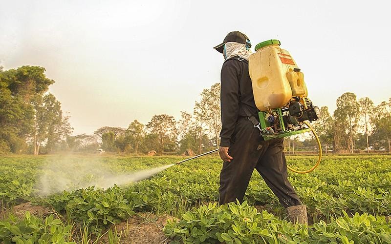 Aplicação de defensivos agrícolas